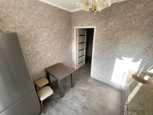 Продам трехкомнатную (3-комн.) квартиру, Л.Шевцовой б-р, 19, Калининград г