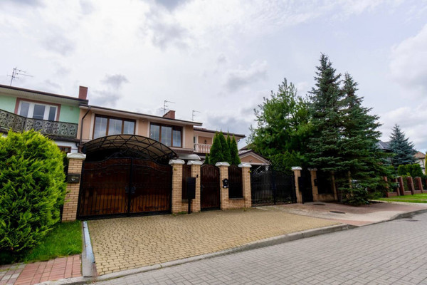 Продам коттедж, Берлинская ул, 22Б, Калининград г, 0 км от города