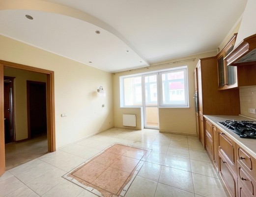 Продам трехкомнатную (3-комн.) квартиру, Земельная ул, 20, Калининград г