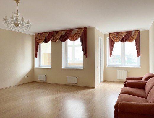Продам трехкомнатную (3-комн.) квартиру, Земельная ул, 20, Калининград г