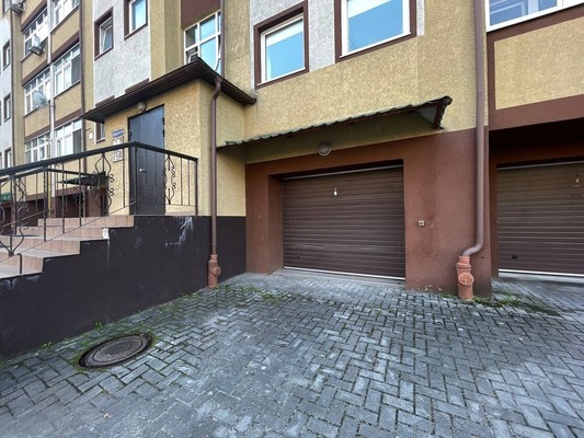 Продам трехкомнатную (3-комн.) квартиру, Земельная ул, 20, Калининград г