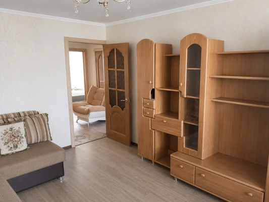 Продам трехкомнатную (3-комн.) квартиру, Свердлова ул, 10, Ишим г