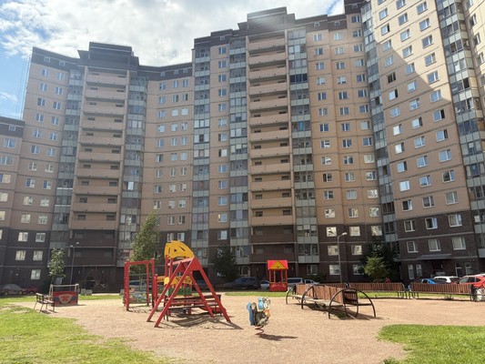 Сдам трехкомнатную (3-комн.) квартиру, Туристская ул, 15к1, Санкт-Петербург г