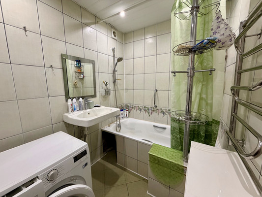 Продам трехкомнатную (3-комн.) квартиру, Подольская ул, 3б, Северово д