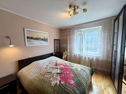 Продам трехкомнатную (3-комн.) квартиру, Подольская ул, 3б, Северово д