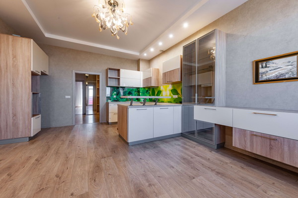 Продам трехкомнатную (3-комн.) квартиру, Шоссе в Лаврики ул, 89, Мурино п