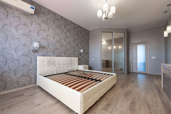 Продам трехкомнатную (3-комн.) квартиру, Шоссе в Лаврики ул, 89, Мурино п