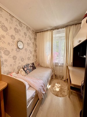 Продам трехкомнатную (3-комн.) квартиру, Кирова пр-кт, 14а, Симферополь г