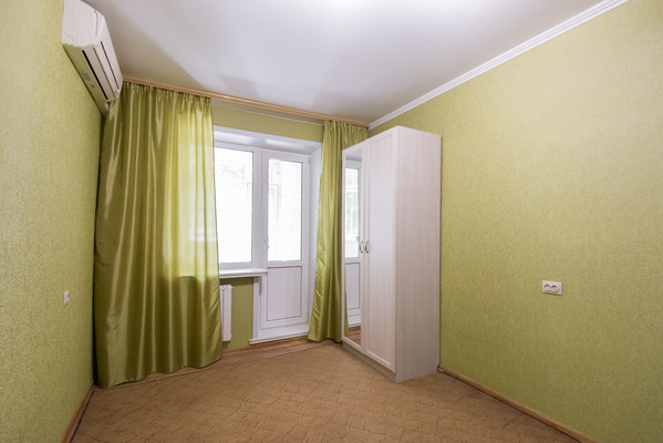 Продам трехкомнатную (3-комн.) квартиру, Еременко ул, 66/7, Ростов-на-Дону г