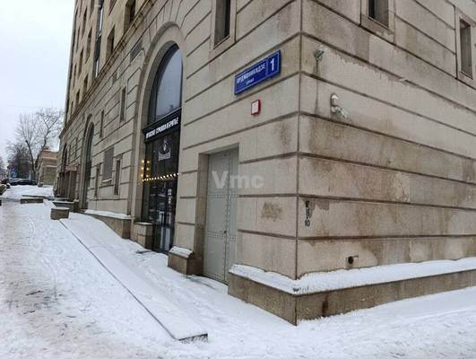 Продам коммерческое помещение 519 м2, Орджоникидзе ул, 1, Москва г
