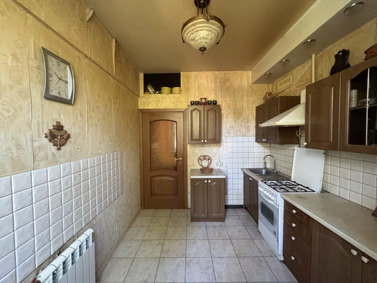 Продам трехкомнатную (3-комн.) квартиру, Озерковская наб, 48-50, Москва г