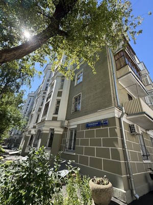 Продам трехкомнатную (3-комн.) квартиру, Озерковская наб, 48-50, Москва г