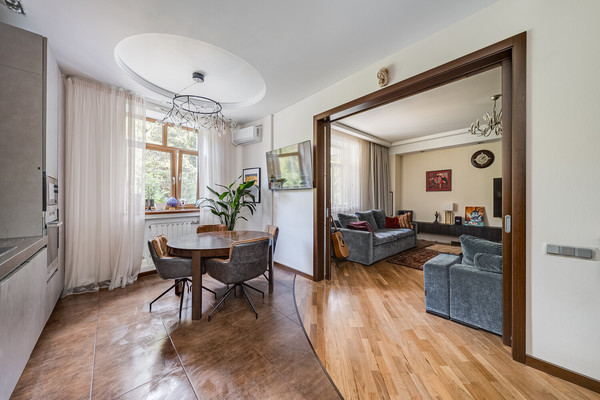 Продам трехкомнатную (3-комн.) квартиру, Ландышевая ул, 14к3, Москва г