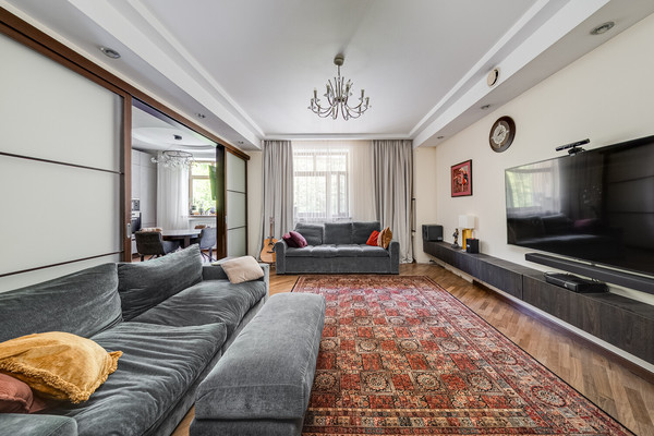 Продам трехкомнатную (3-комн.) квартиру, Ландышевая ул, 14к3, Москва г