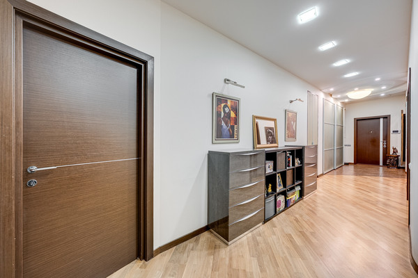 Продам трехкомнатную (3-комн.) квартиру, Ландышевая ул, 14к3, Москва г