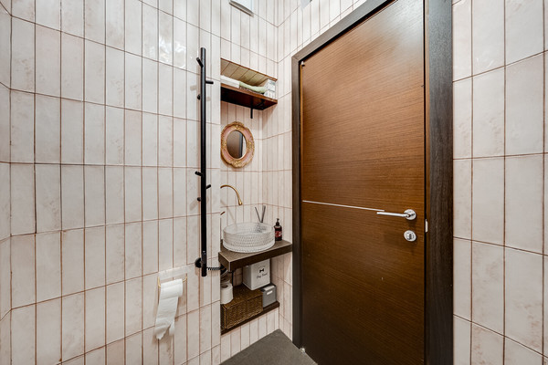 Продам трехкомнатную (3-комн.) квартиру, Ландышевая ул, 14к3, Москва г