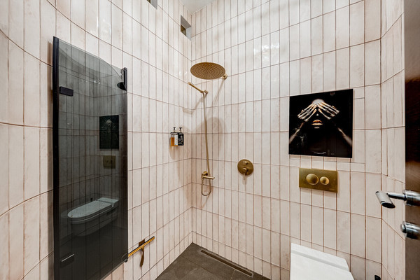 Продам трехкомнатную (3-комн.) квартиру, Ландышевая ул, 14к3, Москва г