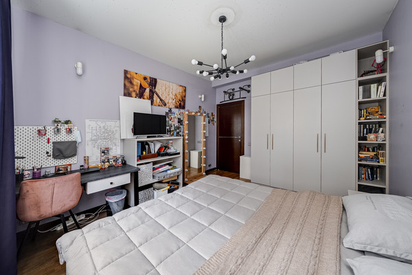 Продам трехкомнатную (3-комн.) квартиру, Ландышевая ул, 14к3, Москва г