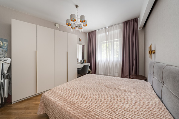 Продам трехкомнатную (3-комн.) квартиру, Ландышевая ул, 14к3, Москва г