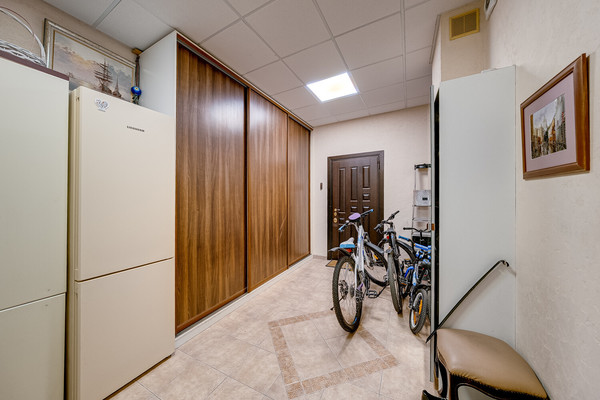 Продам трехкомнатную (3-комн.) квартиру, Ландышевая ул, 14к3, Москва г