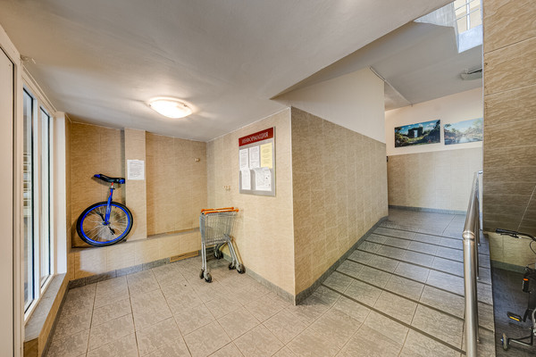 Продам трехкомнатную (3-комн.) квартиру, Ландышевая ул, 14к3, Москва г