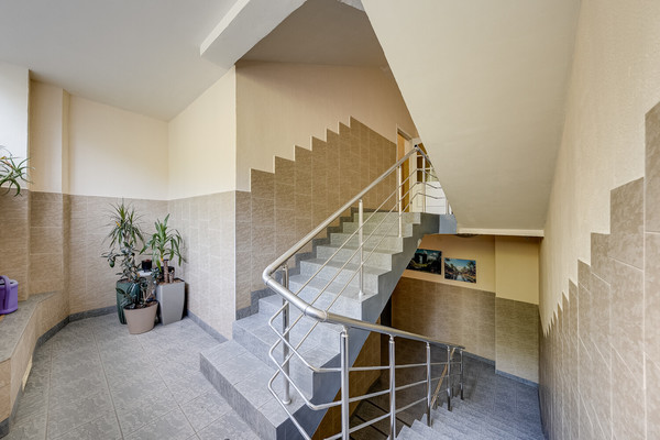 Продам трехкомнатную (3-комн.) квартиру, Ландышевая ул, 14к3, Москва г