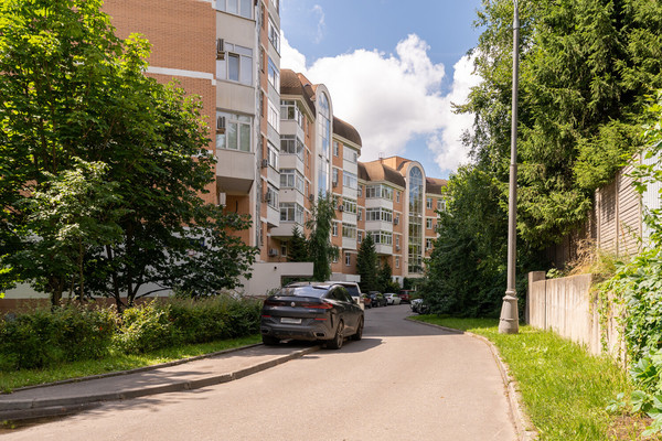 Продам трехкомнатную (3-комн.) квартиру, Ландышевая ул, 14к3, Москва г