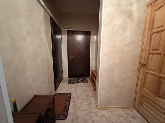 Продам трехкомнатную (3-комн.) квартиру, Нефтяников ул, 82, Нижневартовск г