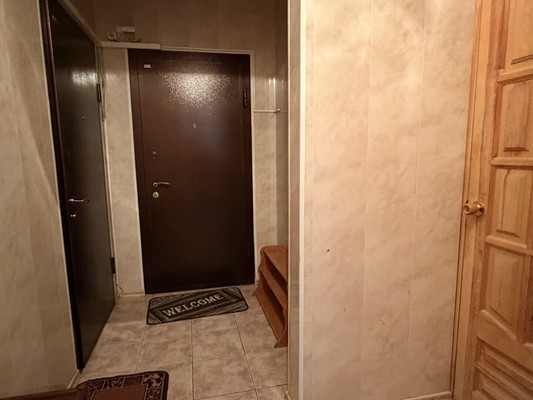 Продам трехкомнатную (3-комн.) квартиру, Нефтяников ул, 82, Нижневартовск г