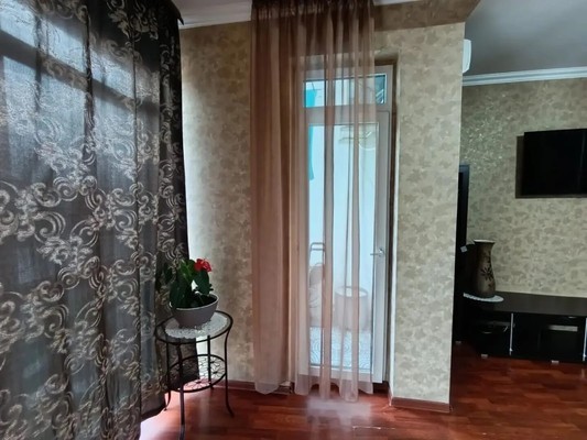 Продам двухкомнатную (2-комн.) квартиру, Горького (Центральный р-н) ул, 87/1, Сочи г
