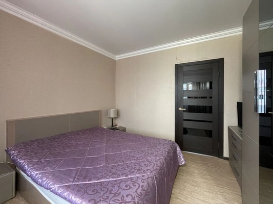 Продам трехкомнатную (3-комн.) квартиру, Мира пр-кт, 22, Волгодонск г
