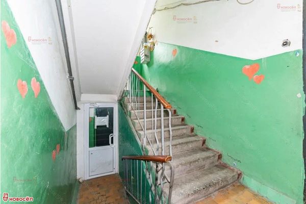 Продам двухкомнатную (2-комн.) квартиру, Комсомольская пл, 14, Екатеринбург г