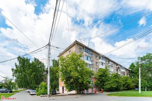 Продам двухкомнатную (2-комн.) квартиру, Комсомольская пл, 14, Екатеринбург г