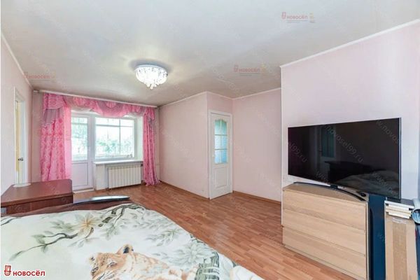 Продам двухкомнатную (2-комн.) квартиру, Комсомольская пл, 14, Екатеринбург г