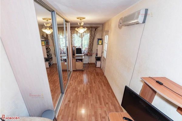 Продам двухкомнатную (2-комн.) квартиру, Комсомольская пл, 14, Екатеринбург г
