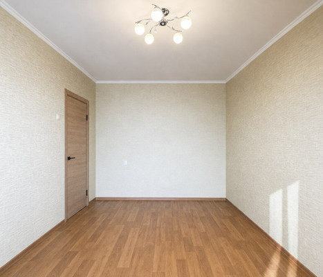 Продам двухкомнатную (2-комн.) квартиру, Индустриальная ул, 9, Волгодонск г