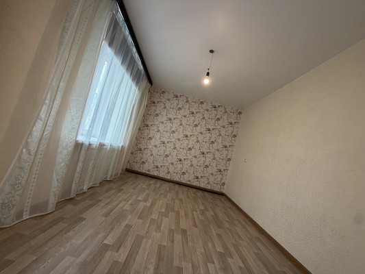 Продам трехкомнатную (3-комн.) квартиру, Интернациональный пр-кт, 39, Комсомольск-на-Амуре г