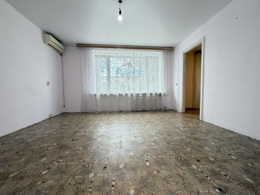 Продам трехкомнатную (3-комн.) квартиру, Интернациональный пр-кт, 39, Комсомольск-на-Амуре г