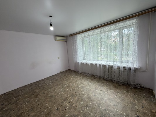 Продам трехкомнатную (3-комн.) квартиру, Интернациональный пр-кт, 39, Комсомольск-на-Амуре г