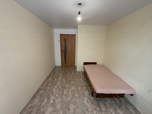 Продам трехкомнатную (3-комн.) квартиру, Интернациональный пр-кт, 39, Комсомольск-на-Амуре г