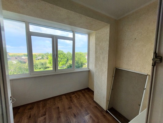 Продам двухкомнатную (2-комн.) квартиру, Свиридова ул, 18, Чистенькое с