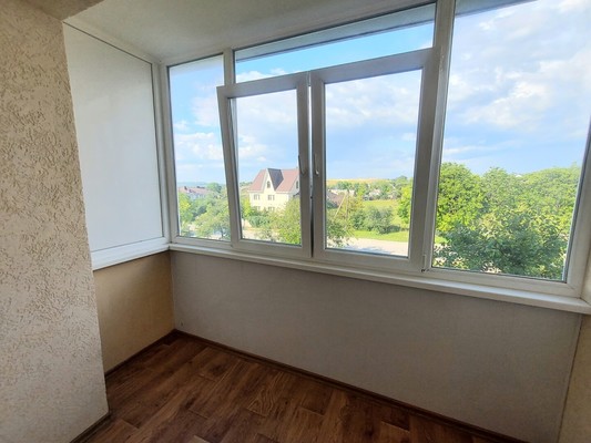 Продам двухкомнатную (2-комн.) квартиру, Свиридова ул, 18, Чистенькое с