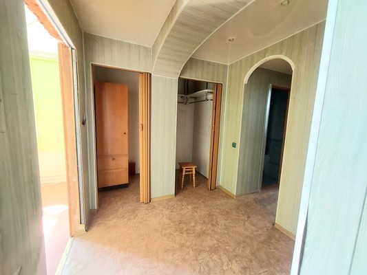 Продам двухкомнатную (2-комн.) квартиру, Свиридова ул, 18, Чистенькое с
