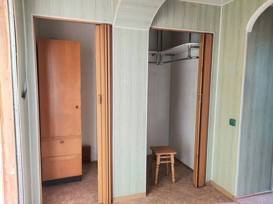 Продам двухкомнатную (2-комн.) квартиру, Свиридова ул, 18, Чистенькое с
