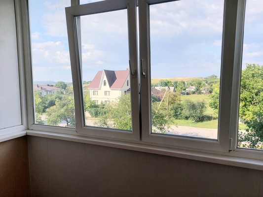 Продам двухкомнатную (2-комн.) квартиру, Свиридова ул, 18, Чистенькое с