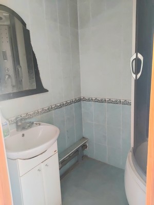 Продам двухкомнатную (2-комн.) квартиру, Свиридова ул, 18, Чистенькое с