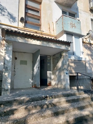 Продам двухкомнатную (2-комн.) квартиру, Свиридова ул, 18, Чистенькое с