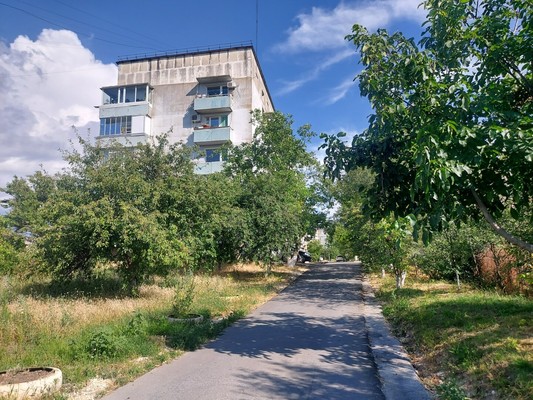 Продам двухкомнатную (2-комн.) квартиру, Свиридова ул, 18, Чистенькое с