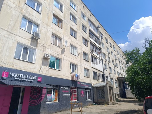 Продам двухкомнатную (2-комн.) квартиру, Лизы Чайкиной ул, 5, Симферополь г