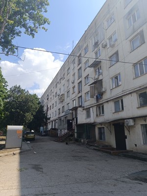 Продам двухкомнатную (2-комн.) квартиру, Лизы Чайкиной ул, 5, Симферополь г